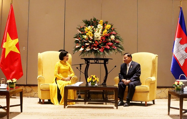 Cambodian Senate President Pledges to Facilitate Cooperation Between Friendship Associations