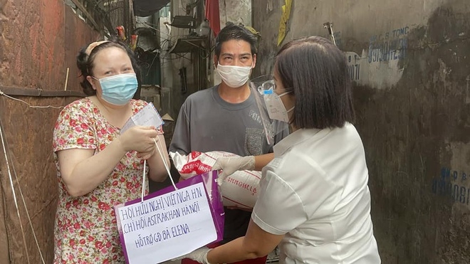 Kindness During Covid Times: Hanoi's Friendship Association Helps Russian Mother of 2