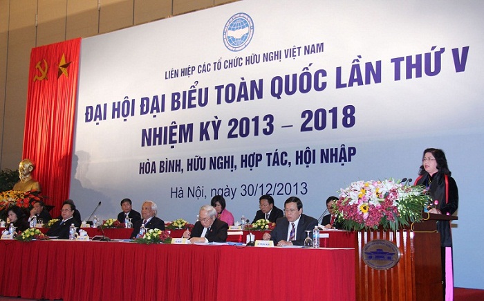 Bà Vũ Thị Hải, Phó Chủ tịch Thường trực Liên hiệp các tổ chức hữu nghị Hà Nội phát biểu tham luận tại Đại hội.