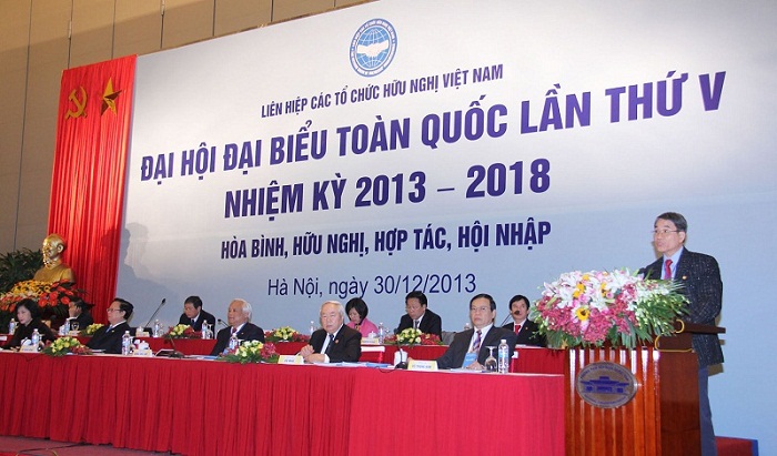 Ông Lê Hưng Quốc, Chủ tịch Liên hiệp các tổ chức hữu nghị thành phố Hồ Chí Minh phát biểu tham luận tại Đại hội.
