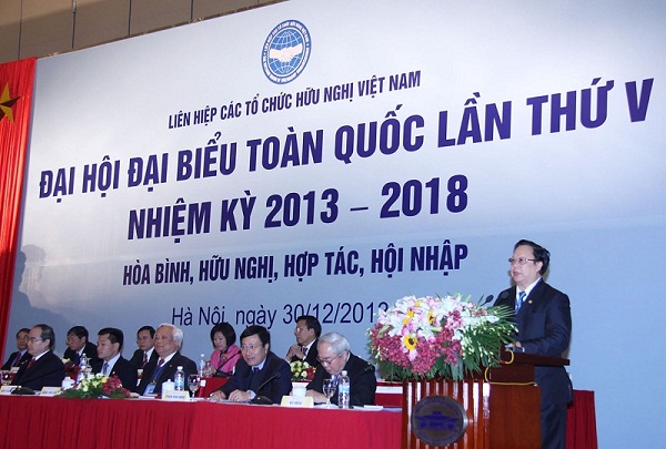 Mr. Vu Xuan Hong, VUFO President, delivers speech at the 5th National Congress.