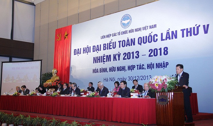 Ông Đôn Tuấn Phong, Phó Chủ tịch Liên hiệp đọc Báo cáo chính trị tóm tắt.