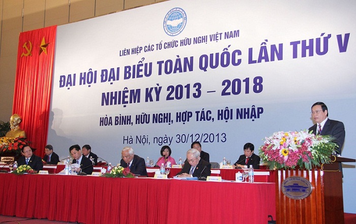 Ông Vũ Trọng Kim, Ủy viên BCH Trung ương Đảng, Phó Chủ tịch kiêm Tổng Thư ký Ủy ban TƯ MTTQ Việt Nam, Chủ tịch Hội hữu nghị Việt-Lào phát biểu tham luận tại Đại hội.
