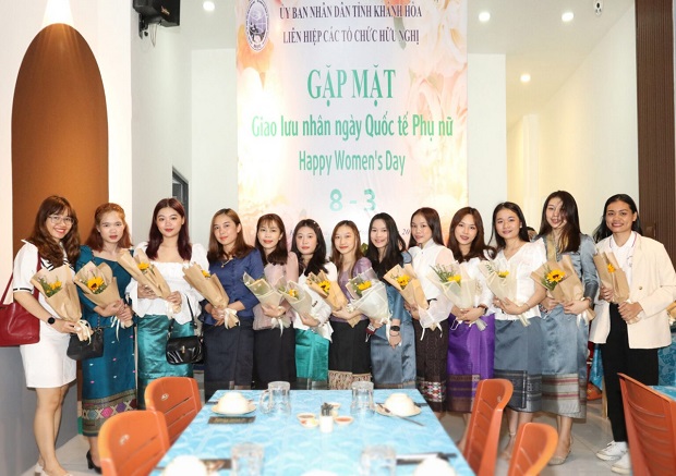 Gặp mặt, giao lưu với 40 đại biểu nữ người nước ngoài tại Khánh Hòa