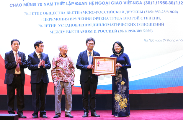 Tieu de