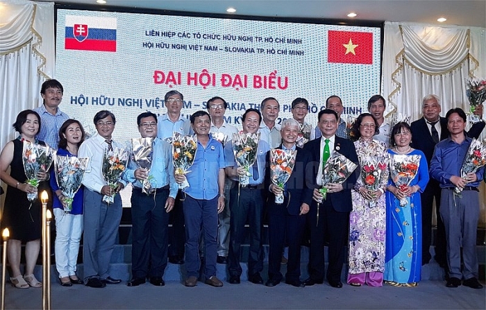 Tieu de