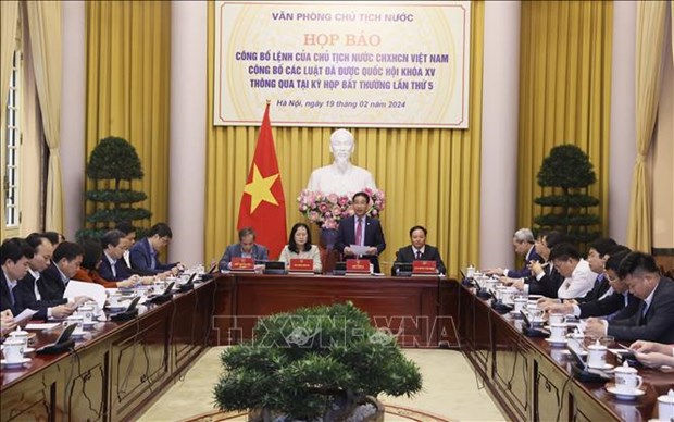 Tieu de
