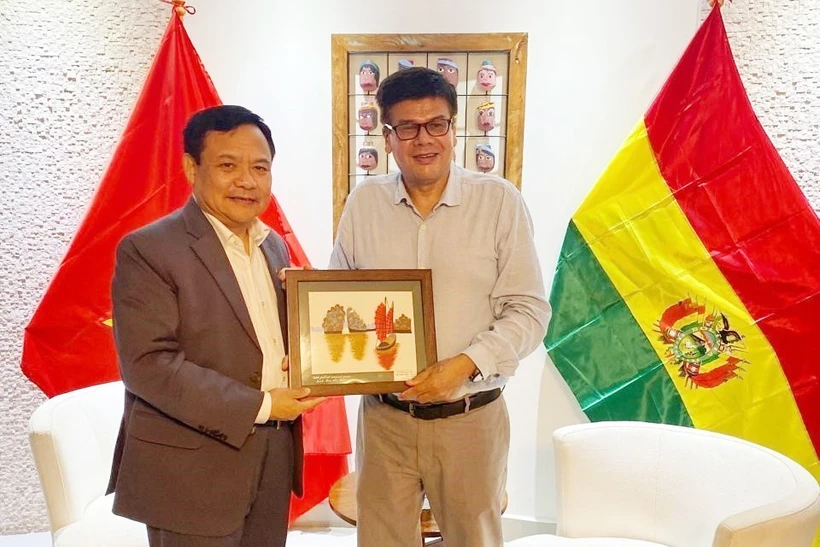 Viet Nam’s April 30 victory a historic moment for whole world: Bolivian diplomat