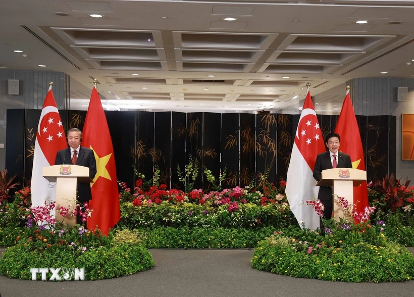 Viet Nam, Singapore issue joint statement on establishment of Comprehensive Strategic Partnership
