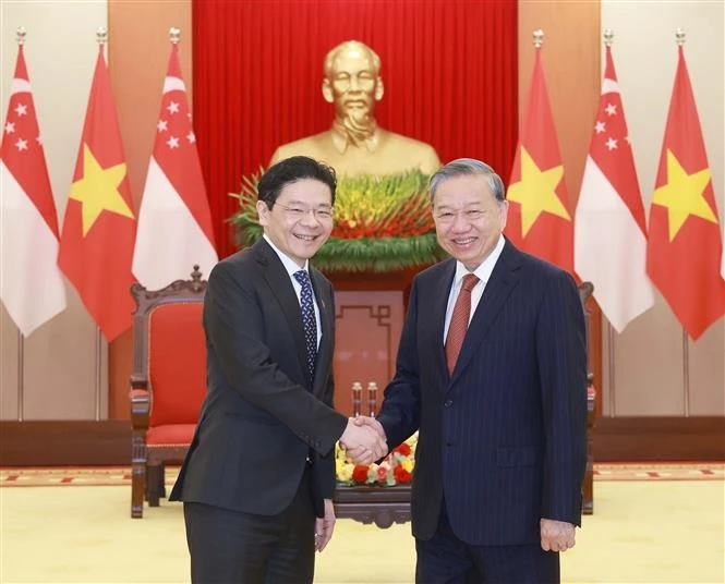 Singaporean PM pays official visit to Viet Nam