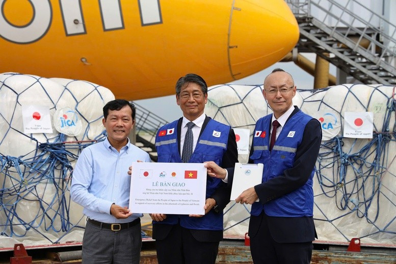 Japan sends first emergency relief shipment to Viet Nam’s flood-affected areas